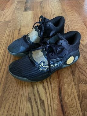 Nike Basketball Shoes KD Trey Men’s 9.5 Black/Gold
